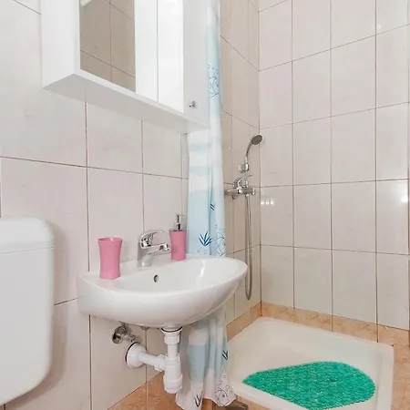 Neda Appartement *