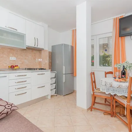 Neda Appartement *