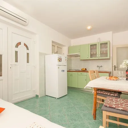 Neda Apartment Omiš